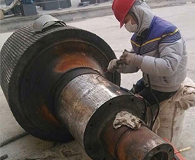 水泥廠磨輥軸維修